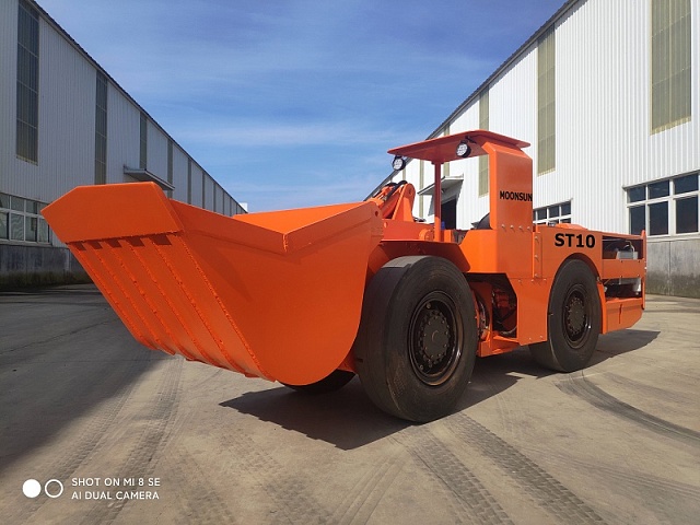 Погрузочно-доставочная машина SCOOPTRAM ST10 